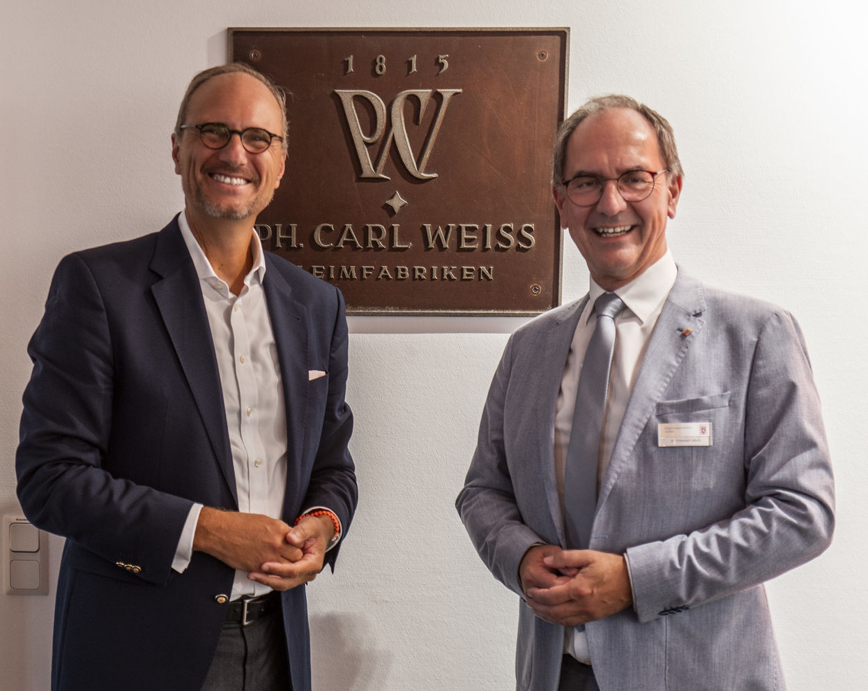 Regional President Ullrich informs himself at the company Weiss Chemie + Technik GmbH & Co. KG in Haiger